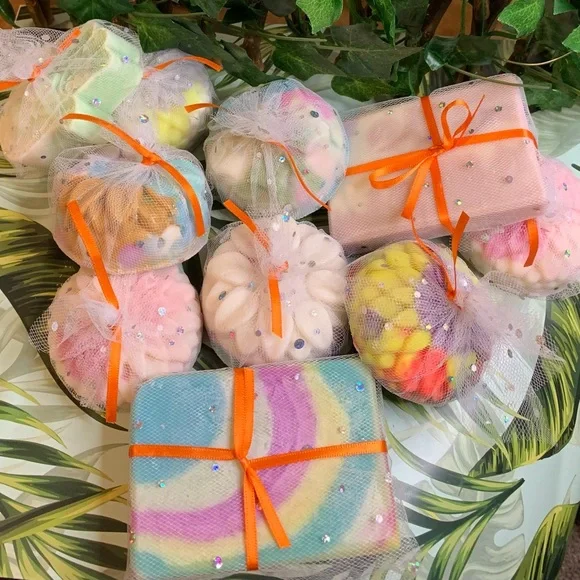 Hand Crafted Artisan Guest Soaps in Various Shapes, Colors and Scents - 1 bar - Picture 3 of 4